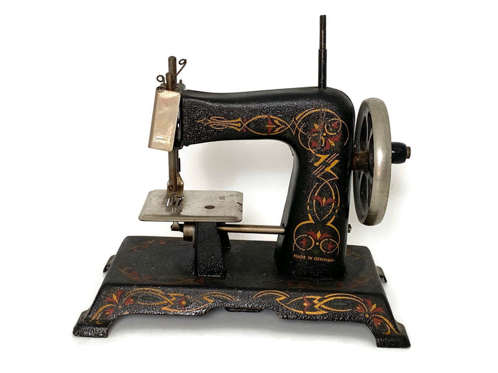 Antique Muller Cast Iron German Toy Sewing Machine at Duckwells