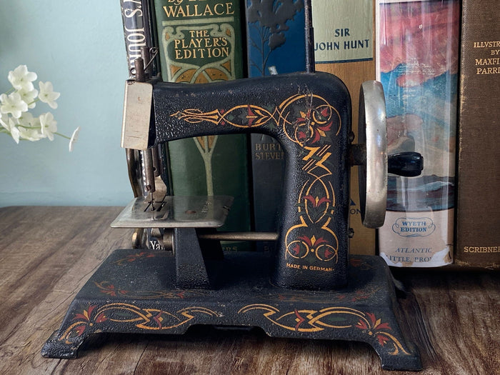 Antique Muller Cast Iron German Toy Sewing Machine at Duckwells