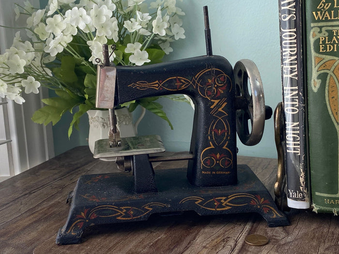 Antique Muller Cast Iron German Toy Sewing Machine at Duckwells