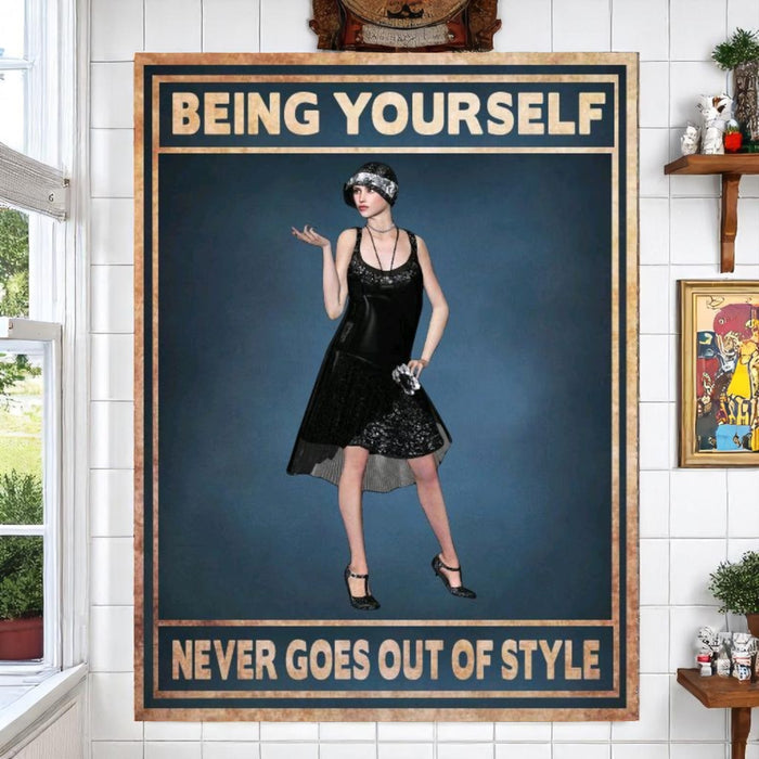 Flapper Style Aluminum Sign – “Being Yourself Never Goes Out of Style”