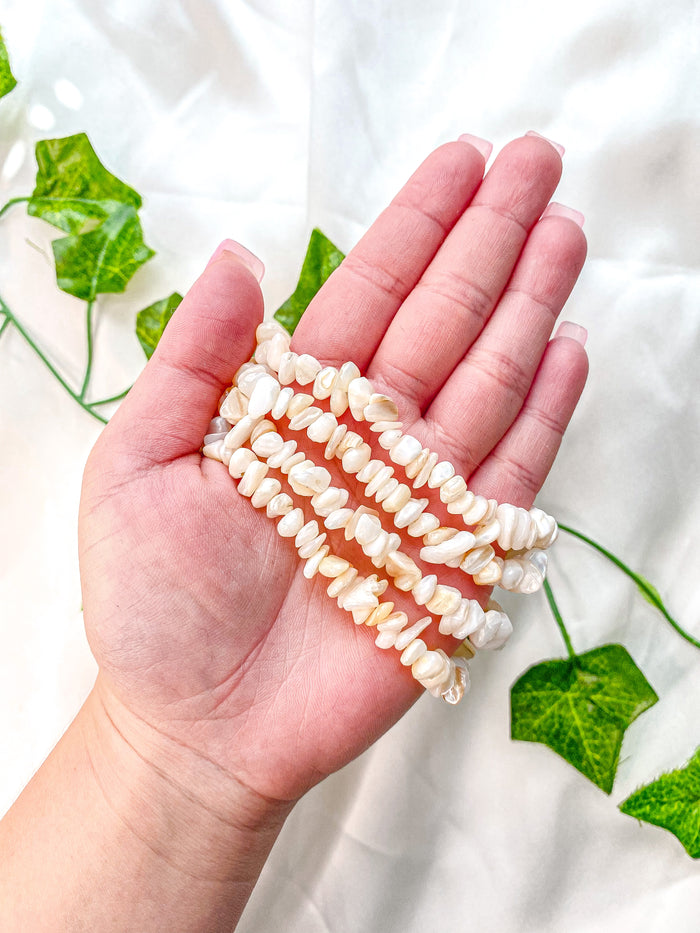 Mother of Pearl Shell Chip Bracelet