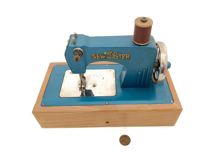 Vintage Sew Master Toy Sewing Machine at Duckwells